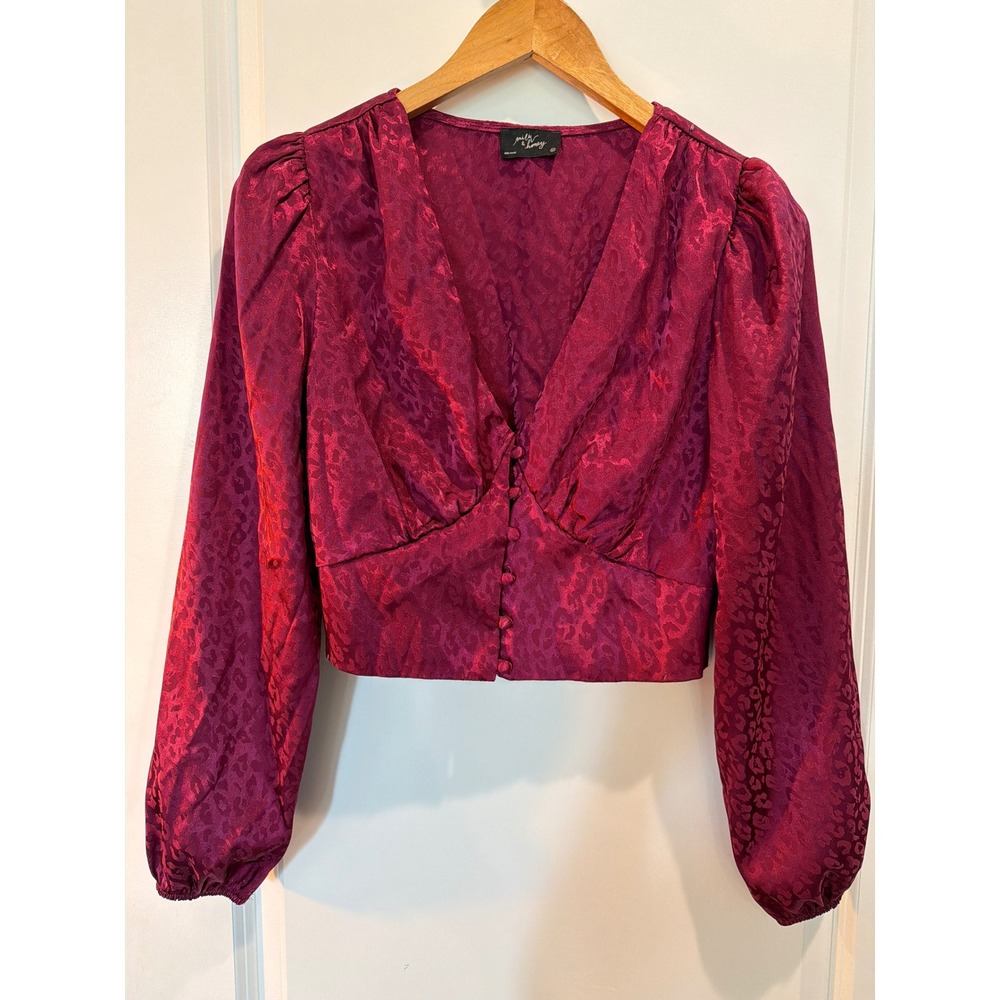 Milk & Honey Magenta Leopard Jacquard Cropped Blouse V-Neck Button Front Size M